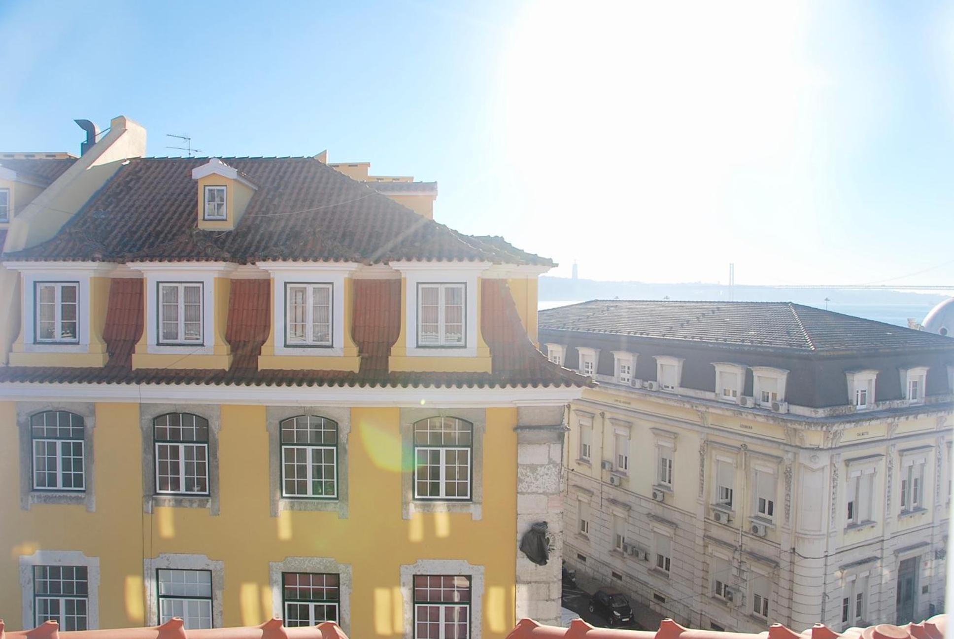 Cais Sodre Aptm With Amazing View Lisbon Exterior photo